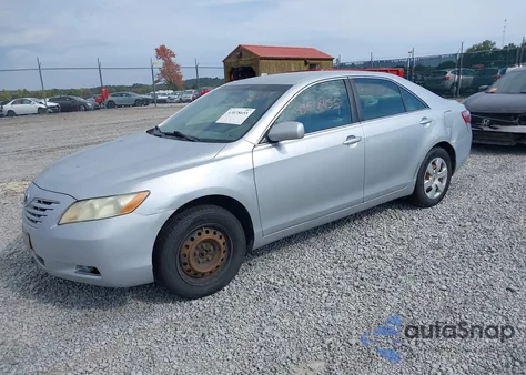 2007 Toyota Camry Le z USA, uszkodzony, nr VIN 4T1BE46K77U573521